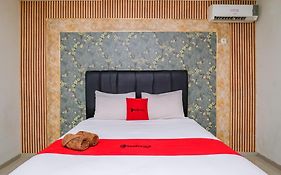 RedDoorz @ Panglima Sudirman